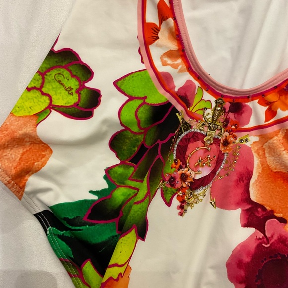 Camilla One Piece - Picture 4 of 4